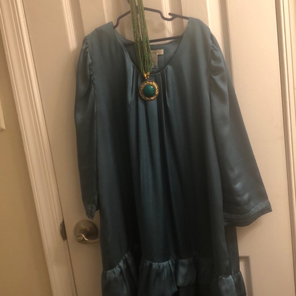 Dress - Picture 4 of 4